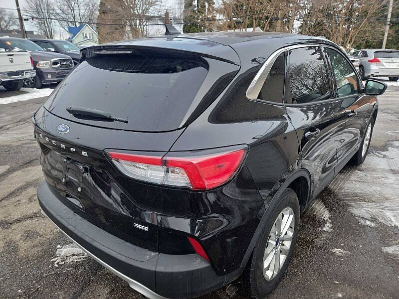 2021 Ford Escape Hybrid SE