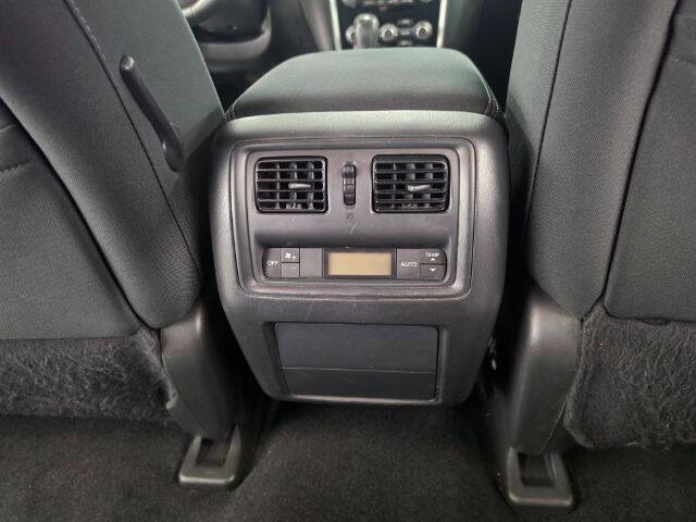 2017 Nissan Pathfinder SV