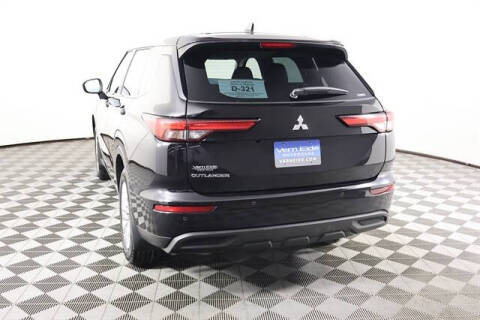 2023 Mitsubishi Outlander ES