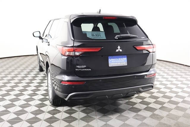 2023 Mitsubishi Outlander ES