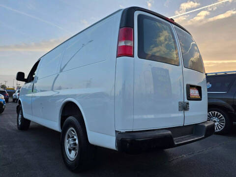 2017 Chevrolet Express 2500