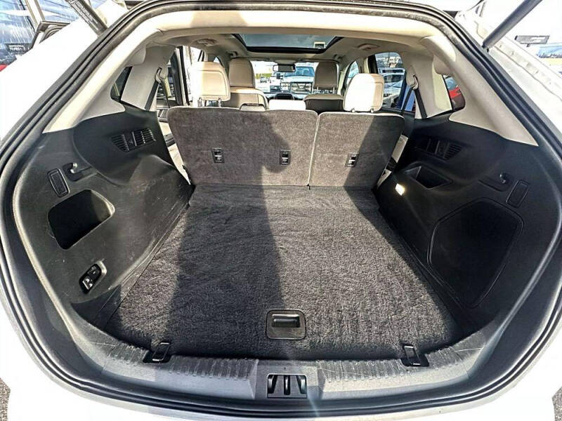 2021 Ford Edge Titanium