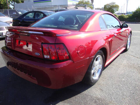 2004 Ford Mustang