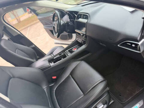 2019 Jaguar F-PACE 25t Premium