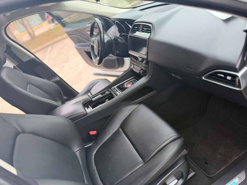 2019 Jaguar F-PACE 25t Premium