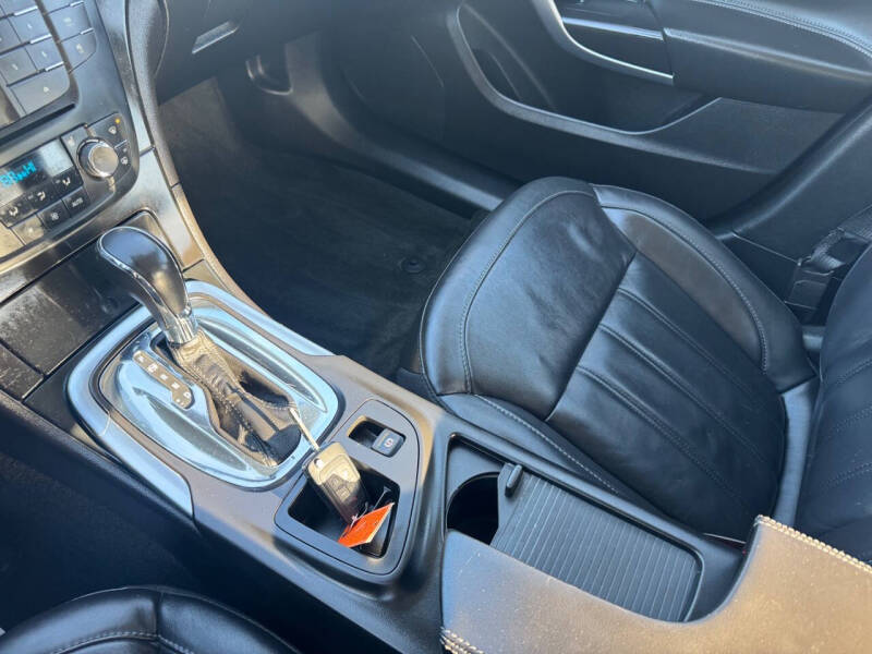 2012 Buick Regal Premium 1