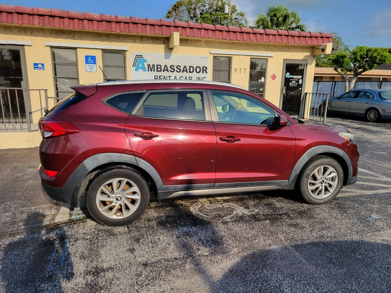 2016 Hyundai Tucson - $9,995