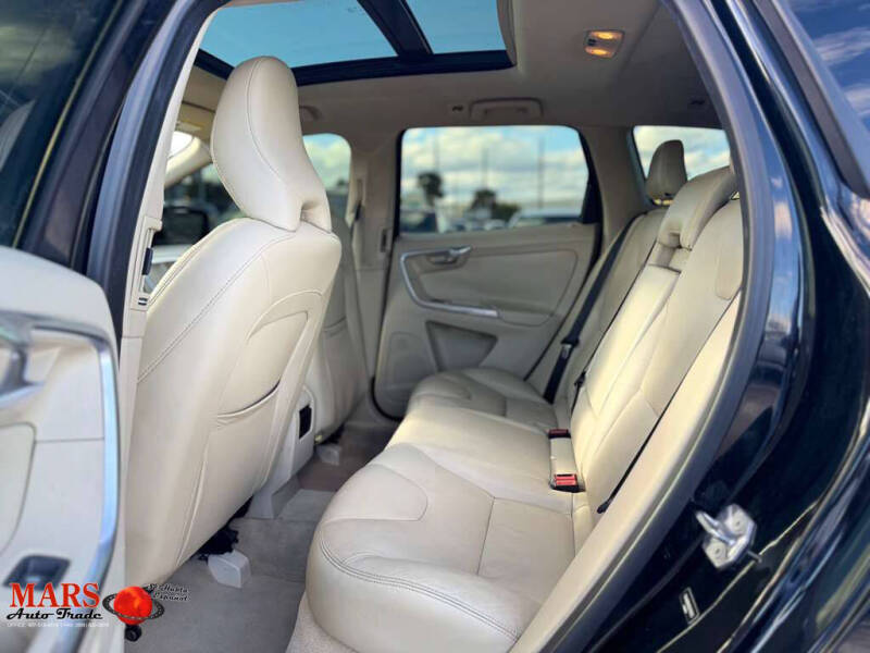 2016 Volvo XC60 T5 Drive-E Premier