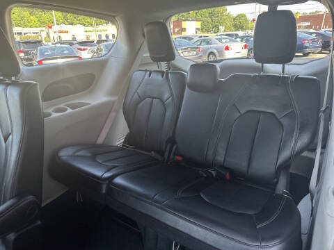 2023 Chrysler Pacifica Touring L