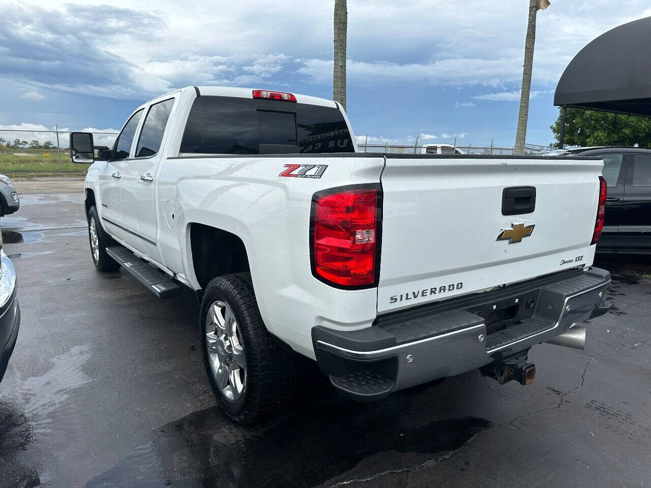 2019 CHEVROLET Silverado HD Pickup - $39,900