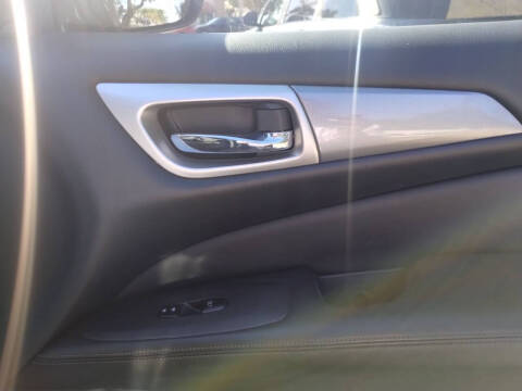 2018 Nissan Pathfinder SL