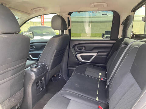 2018 Nissan Titan SV