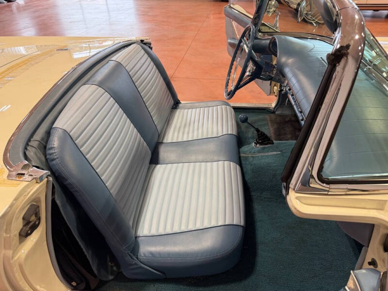 1957 Ford Thunderbird