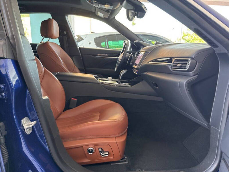2023 Maserati Levante Modena