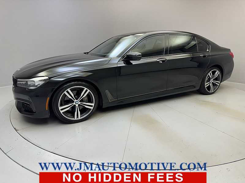 2019 BMW 7 Series 740i's photo