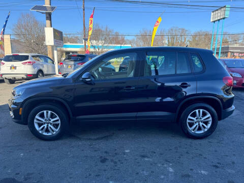2012 Volkswagen Tiguan LE