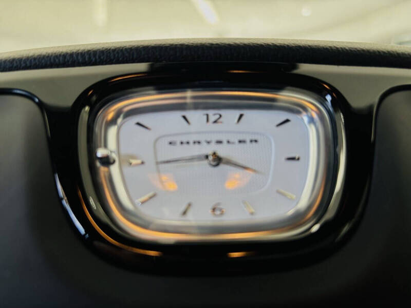 2023 Chrysler 300 C