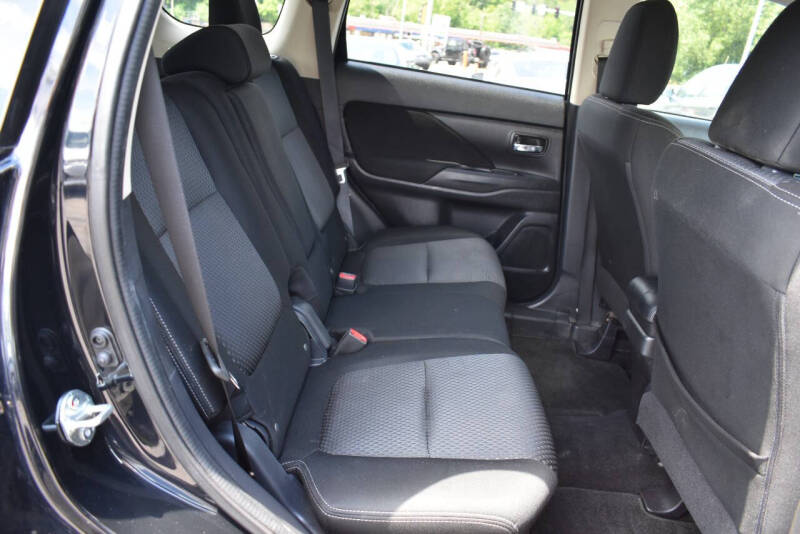 2018 Mitsubishi Outlander ES