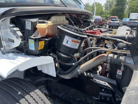 2010 Freightliner M2 106