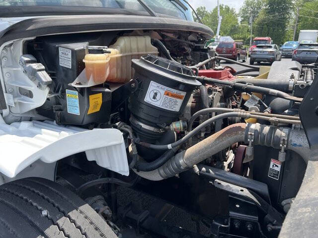 2010 Freightliner M2 106