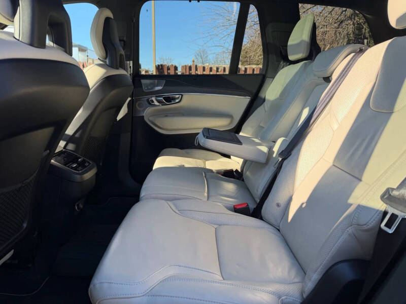 2020 Volvo XC90 T6 R-Design