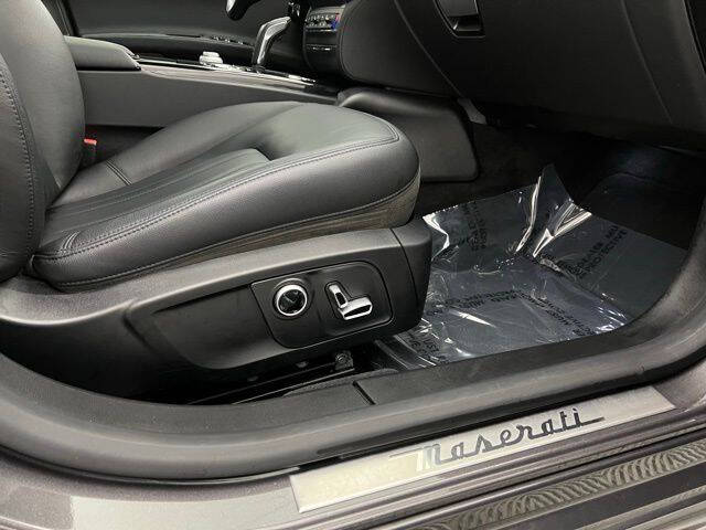 2022 Maserati Ghibli Modena Q4