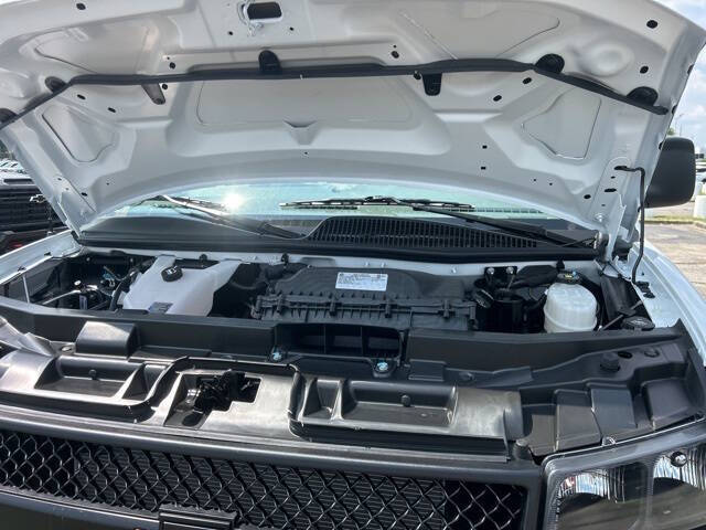 2025 Chevrolet Express 2500