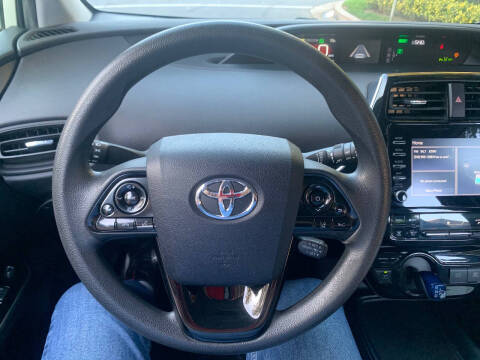 2020 Toyota Prius LE