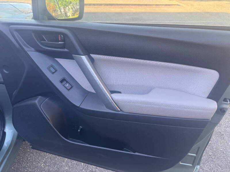 2016 Subaru Forester 2.5i