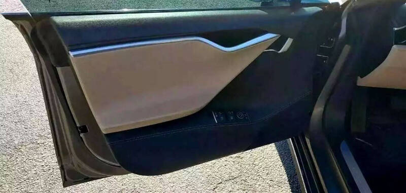 2015 Tesla Model S 70D