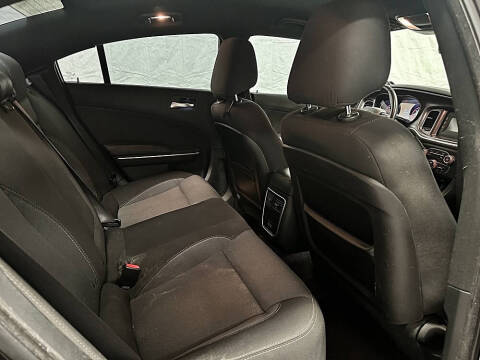 2017 Dodge Charger SE