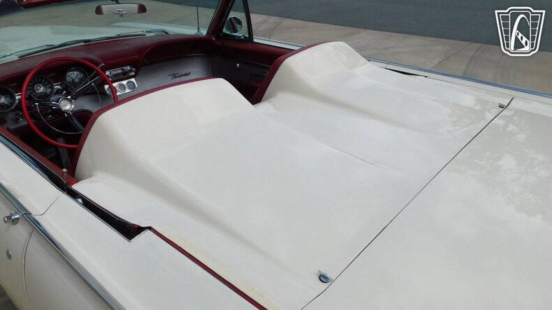 1962 Ford Thunderbird