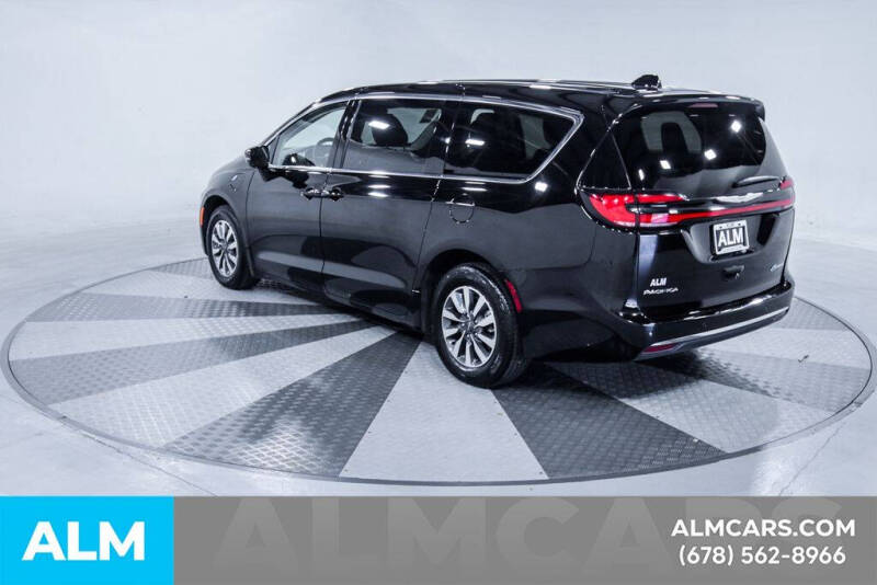 2024 Chrysler Pacifica Plug-In Hybrid Select