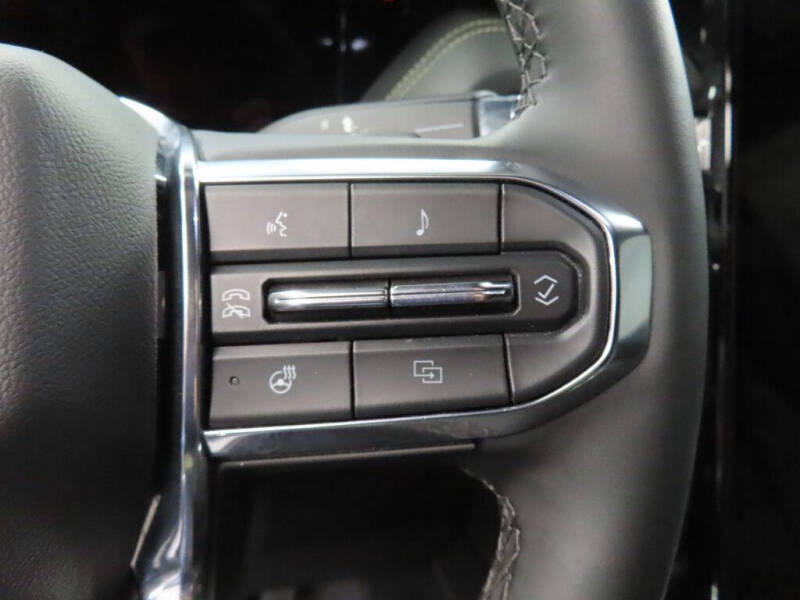 2025 GMC Yukon Elevation