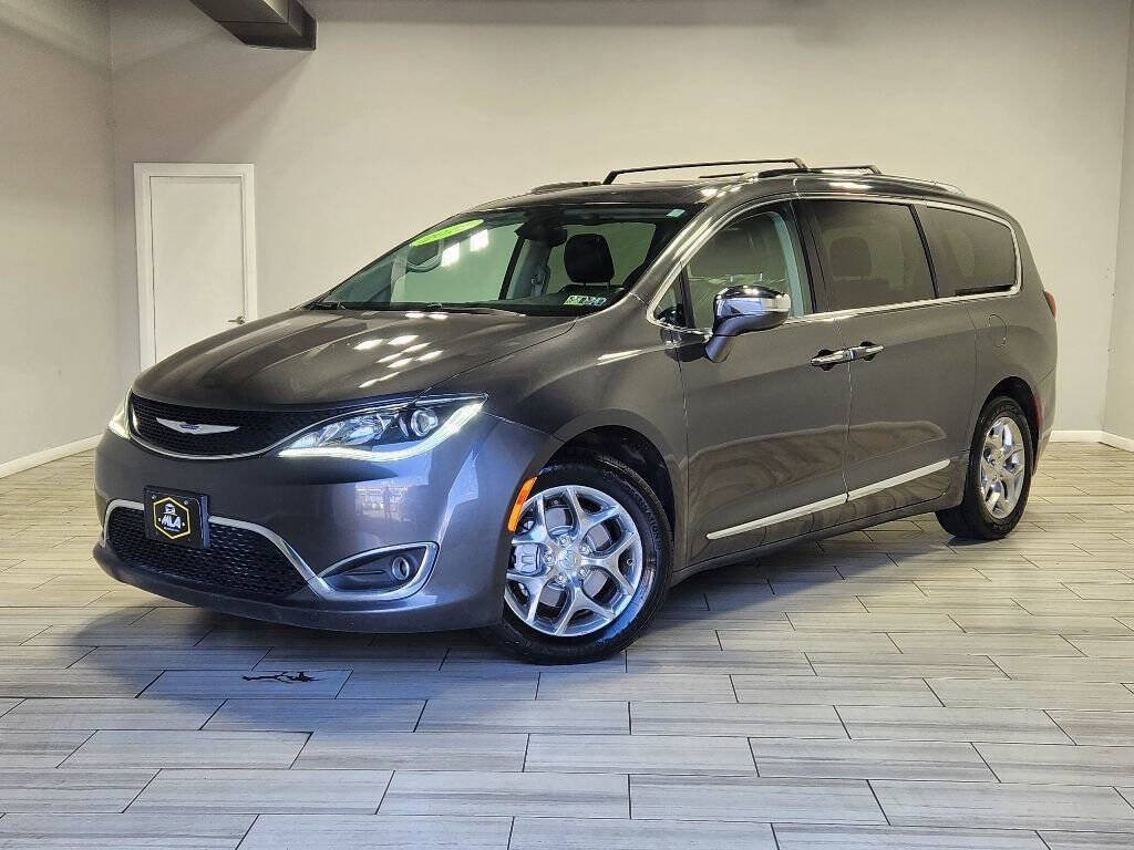 2019 Chrysler Pacifica Limited Riverton, New Jersey 08077