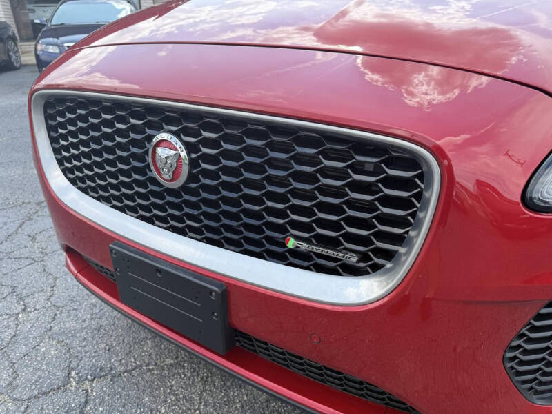 2019 Jaguar E-PACE P300 R-Dynamic SE