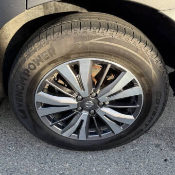 2018 Nissan Pathfinder SL