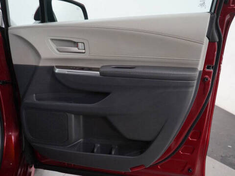 2024 Toyota Sienna LE 8-Passenger