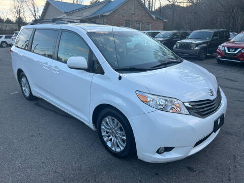 2014 Toyota Sienna XLE 8-Passenger
