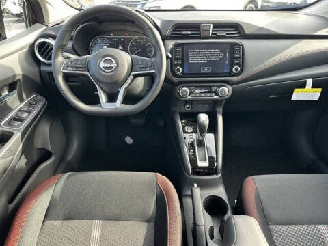 2025 Nissan Versa SR