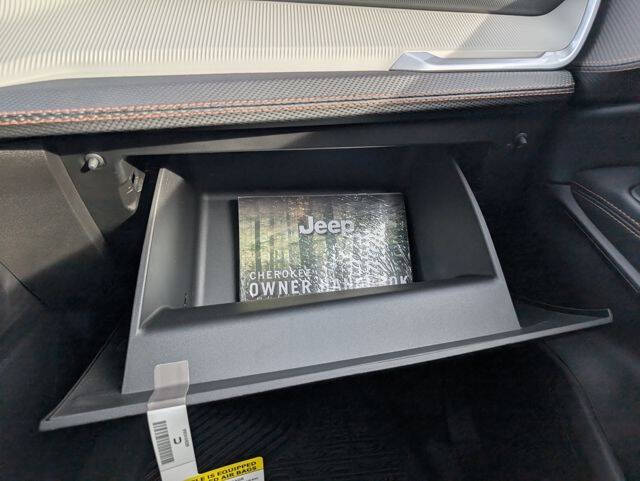 2026 Jeep Cherokee Laredo