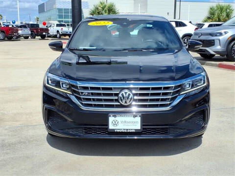 2022 Volkswagen Passat R-Line