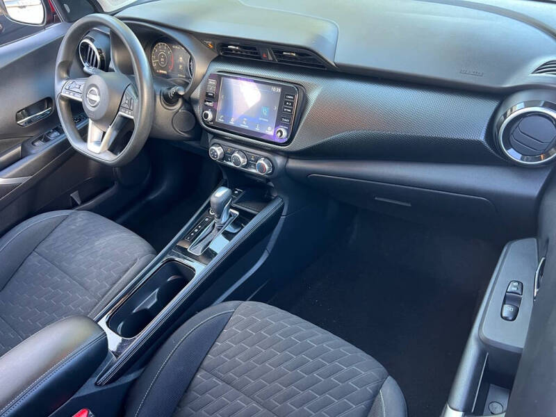 2023 Nissan Kicks SV