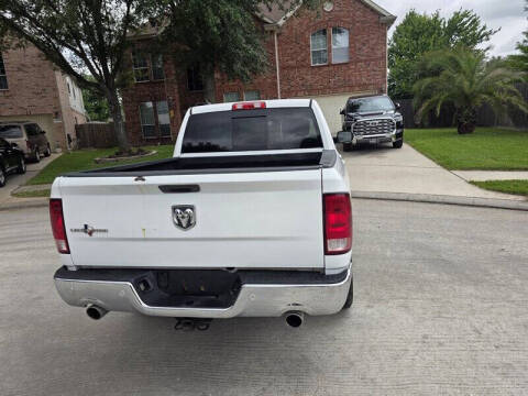 2016 RAM 1500 SLT