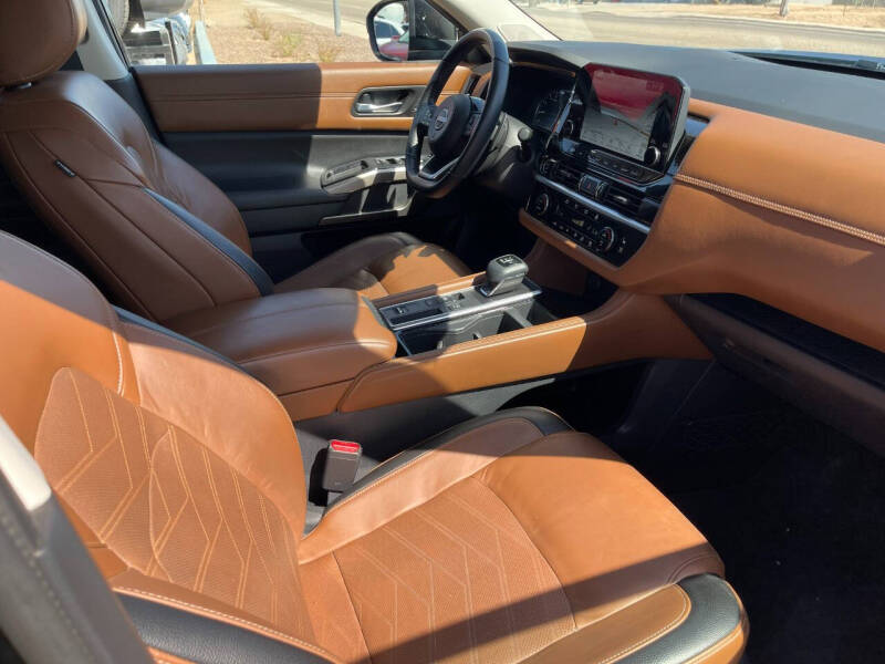 2022 Nissan Pathfinder Platinum