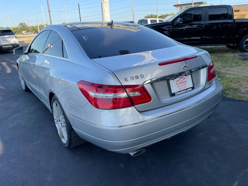 2011 Mercedes-Benz E-Class E350 photo 2