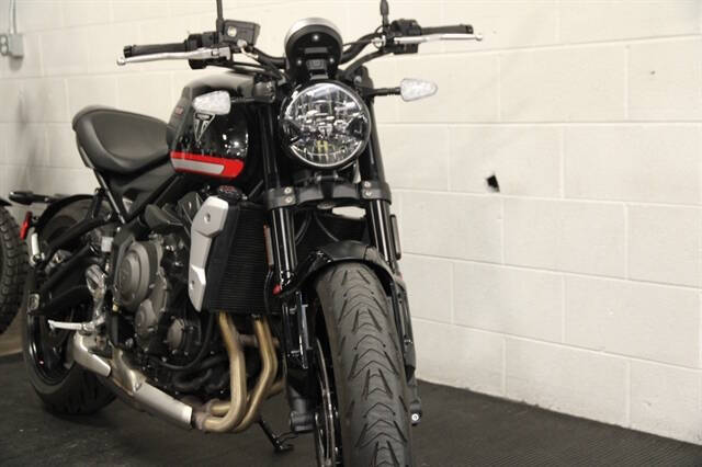 2023 Triumph TRIDENT 66