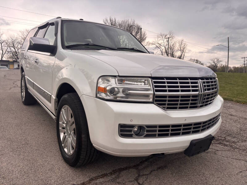 Used 2013 Lincoln Navigator Base with VIN 5LMJJ2J5XDEL01092 for sale in Kansas City, MO