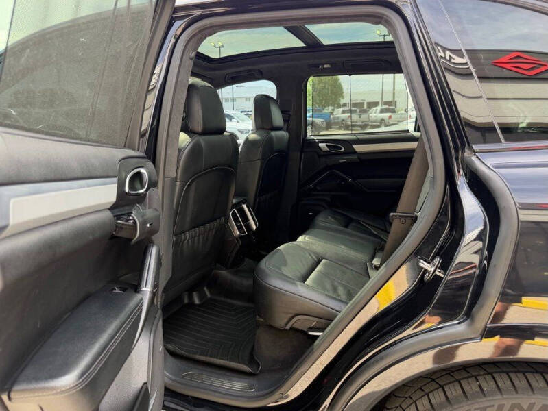2013 Porsche Cayenne GTS