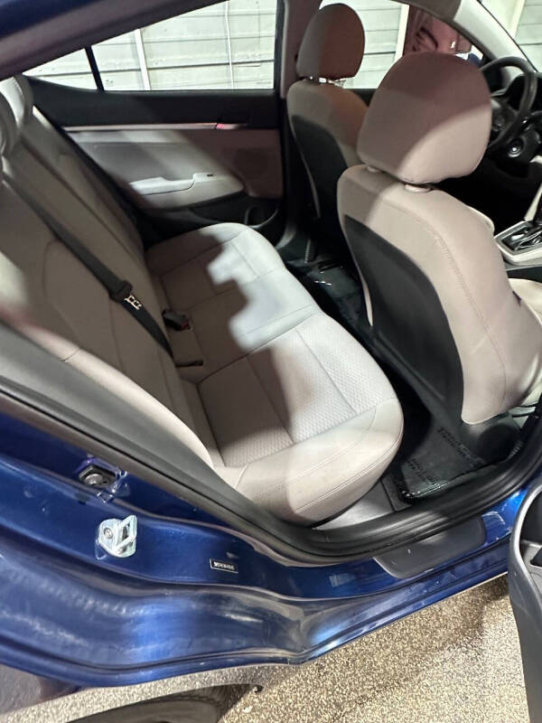 2019 Hyundai Elantra SE